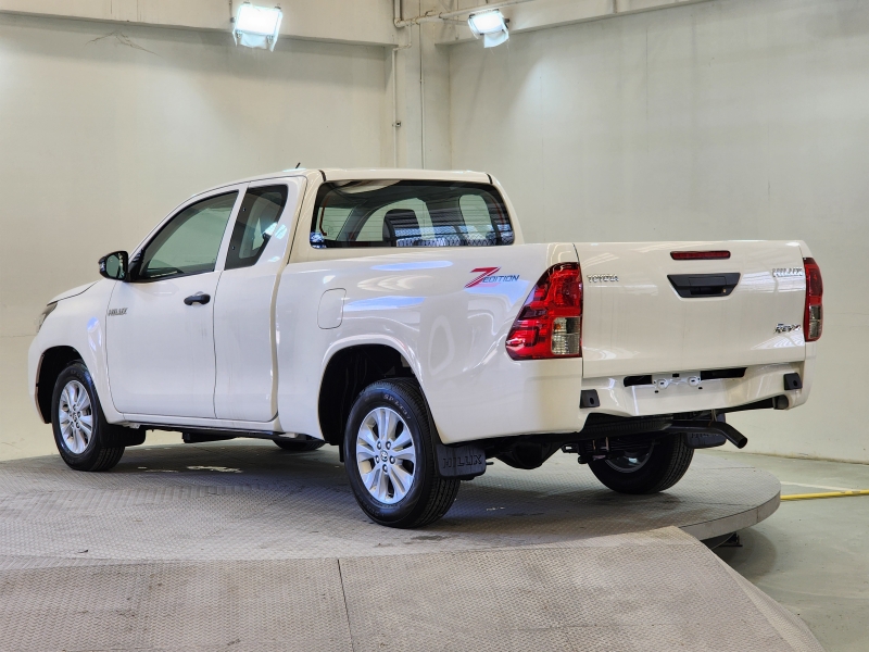 REVO SINGLE CAB 4x4 2.8 Entry  M/T /A1