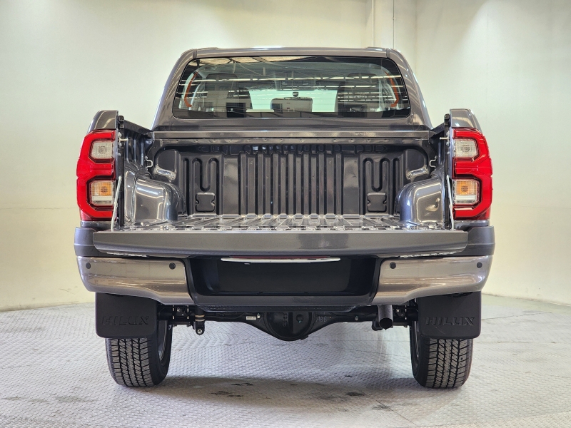 REVO D-CAB 4x4 2.8 HIGH A/T  /A4