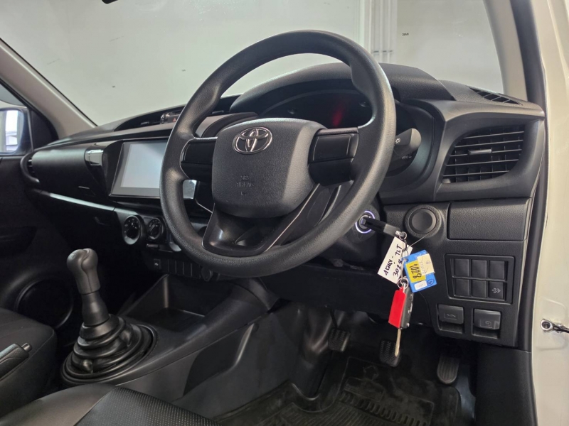 REVO SINGLE CAB 2.4 ENTRY M/T