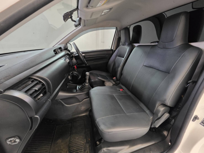 REVO SINGLE CAB 2.4 ENTRY M/T