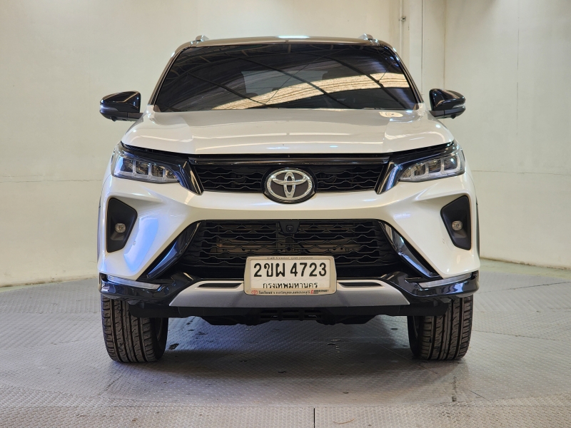 FORTUNER 2.4 LEGENDER A/T (BLACK TOP)