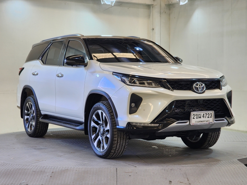 FORTUNER 2.4 LEGENDER A/T (BLACK TOP)