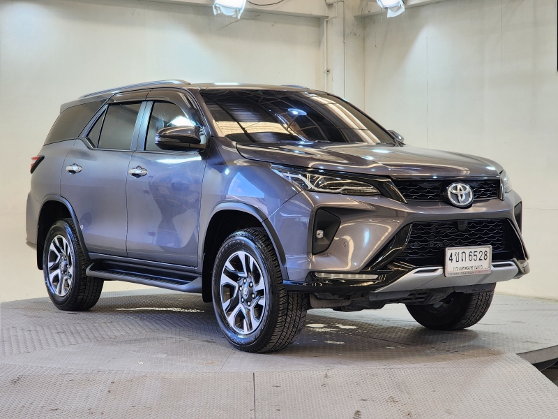 FORTUNER 2.4 G LEADER A/T