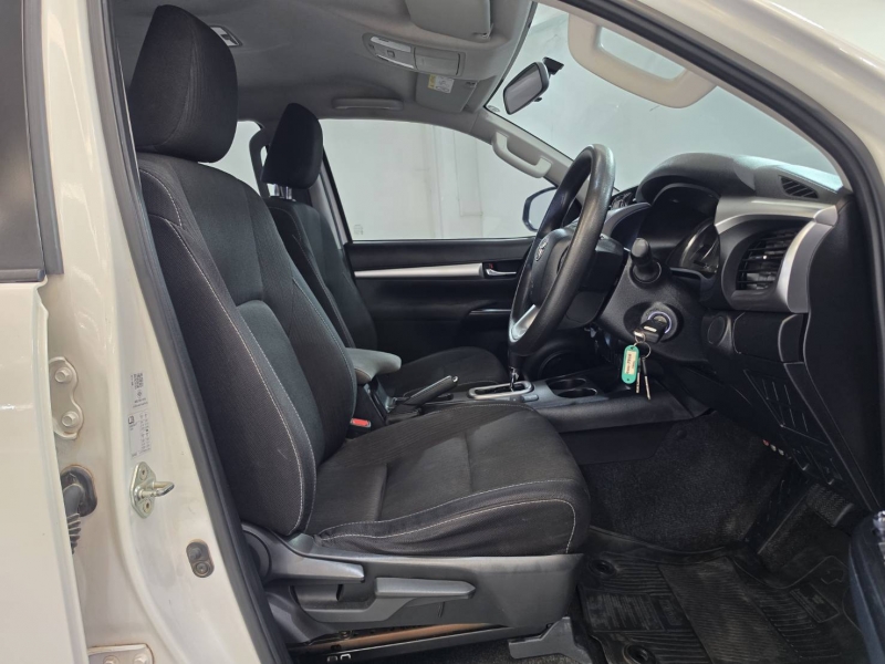 REVO D-CAB 2.4  ENTRY Pre A/T