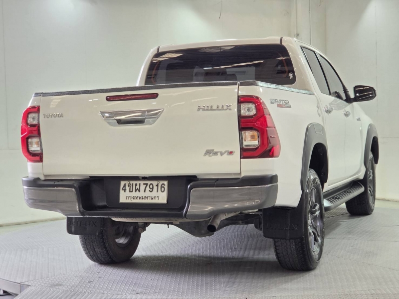 REVO D-CAB 2.4  ENTRY Pre A/T