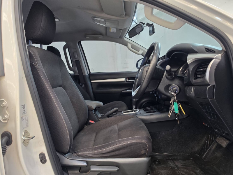 REVO D-CAB 2.4  ENTRY Pre A/T