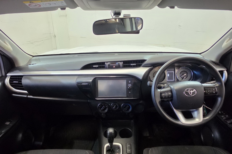 REVO D-CAB 2.4  ENTRY Pre A/T