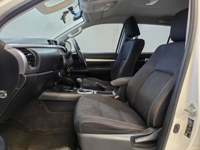 REVO D-CAB 2.4  ENTRY Pre A/T