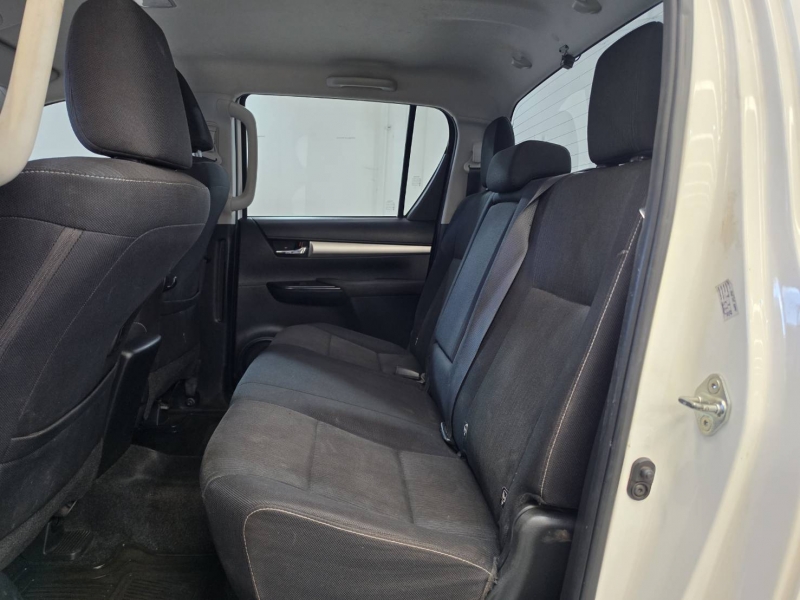 REVO D-CAB 2.4  ENTRY Pre A/T