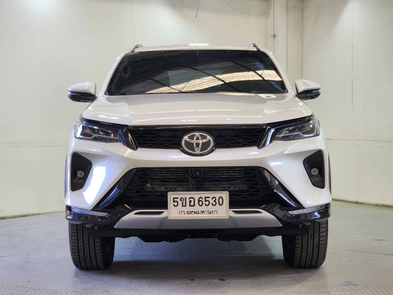 FORTUNER 2.4 LEADER V A/T 4WD