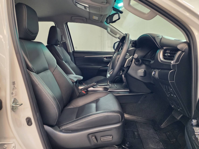 FORTUNER 2.4 LEADER V A/T 4WD