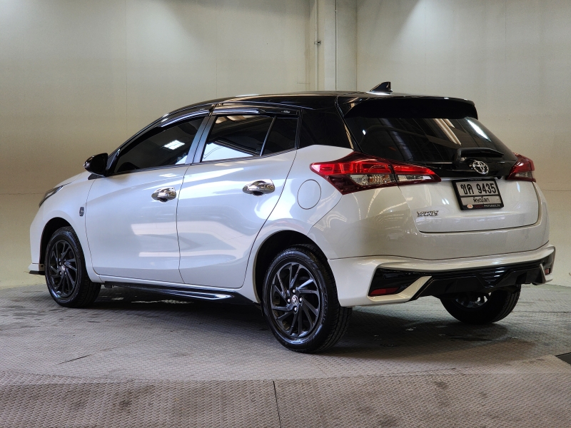 YARIS NEW 1.2 SPORT PREMIUM A/T (TWO-TONE)