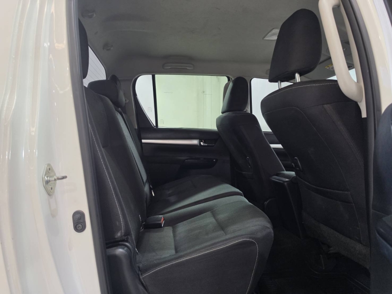 REVO D-CAB 2.4 ENTRY Pre A/T
