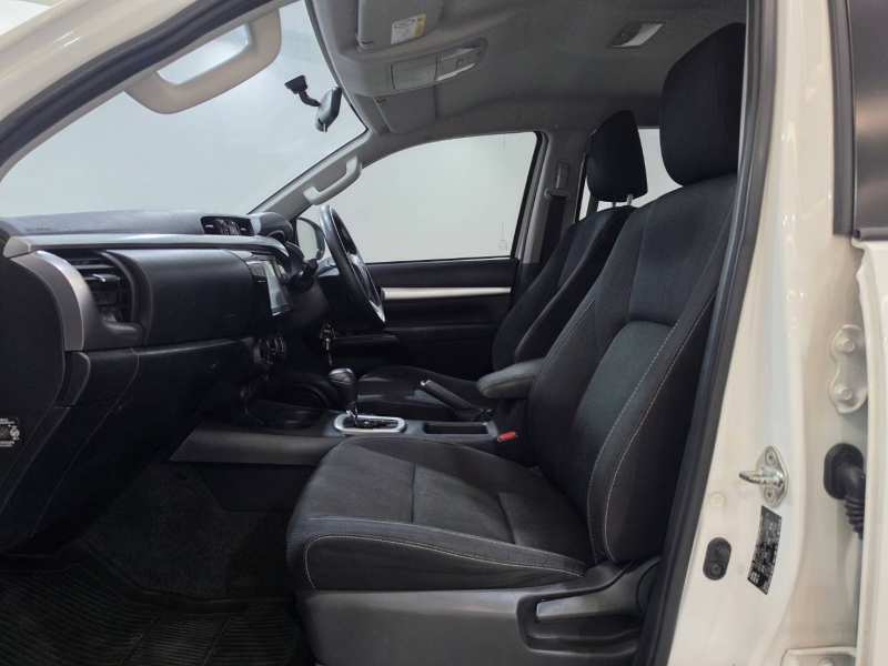 REVO D-CAB 2.4 ENTRY Pre A/T