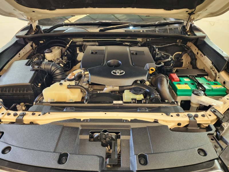 REVO D-CAB 2.4 ENTRY PRE A/T