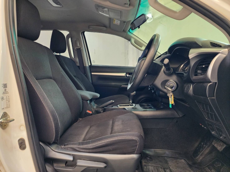 REVO D-CAB 2.4 ENTRY PRE A/T