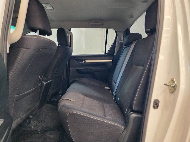 REVO D-CAB 2.4 ENTRY PRE A/T