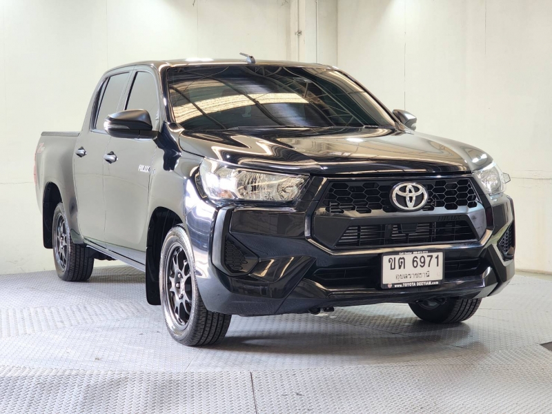 REVO D-CAB 2.4 Z EDITION ENTRY M/T (หน้าใหม่)