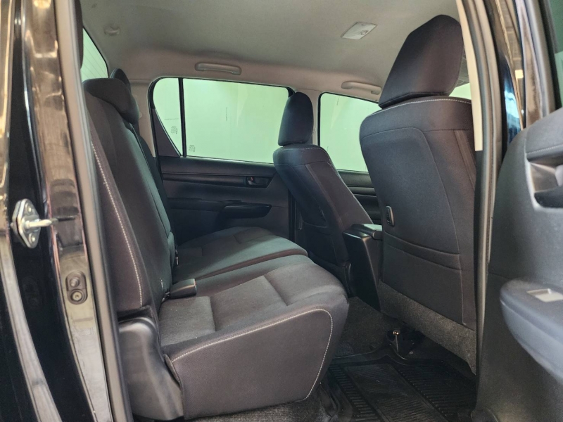 REVO D-CAB 2.4 Z EDITION ENTRY M/T (หน้าใหม่)