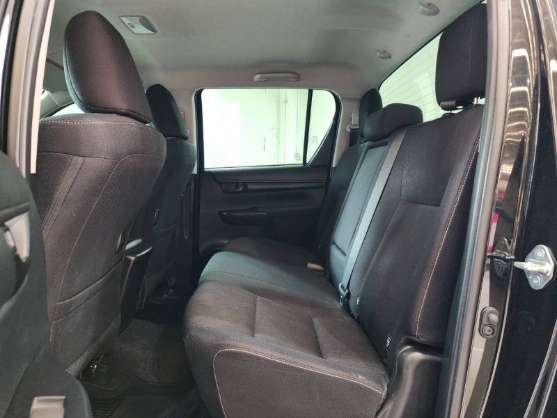 REVO D-CAB 2.4 Z EDITION ENTRY M/T (หน้าใหม่)