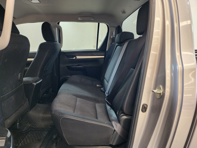 REVO D-CAB 2.4 E Pre A/T