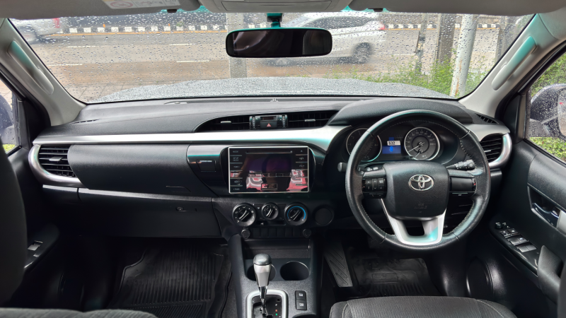 REVO D-CAB 2.4 E Pre A/T