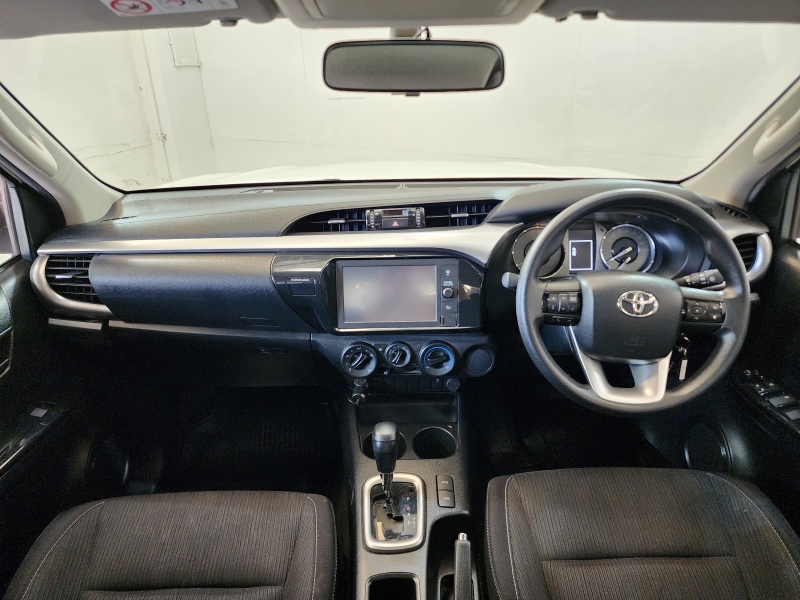 REVO D-CAB 2.4 ENTRY Pre A/T
