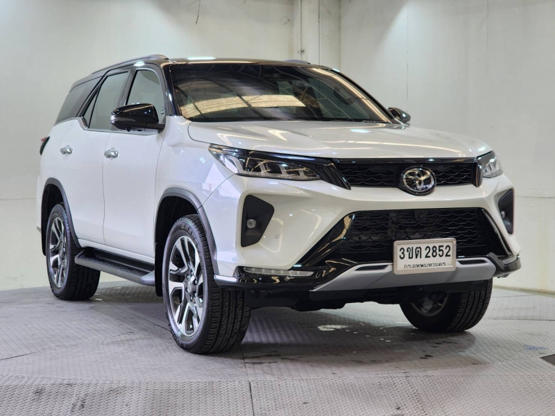 FORTUNER 2.4 Legender A/T 2WD