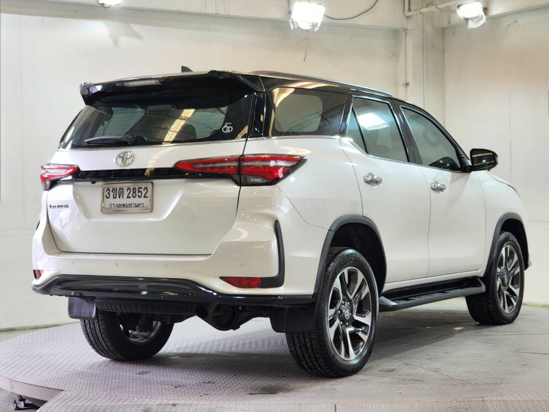 FORTUNER 2.4 Legender A/T 2WD