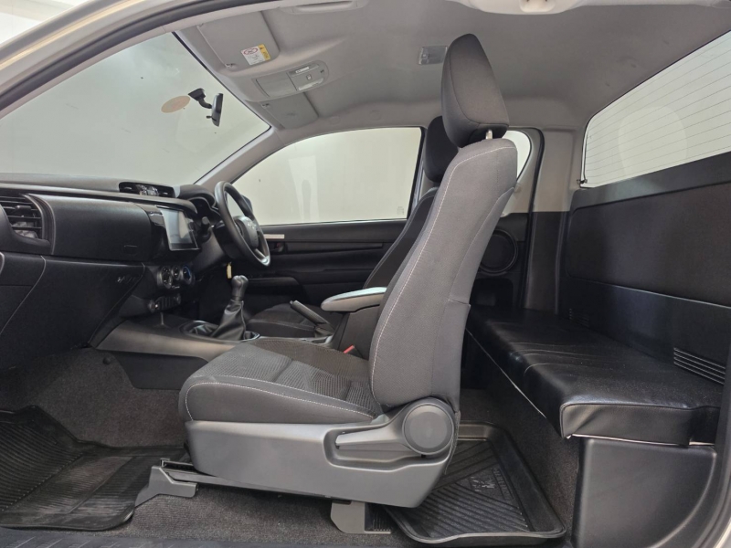 REVO SMART CAB 2.4 Z EDITION ENTRY M/T (หน้าใหม่)