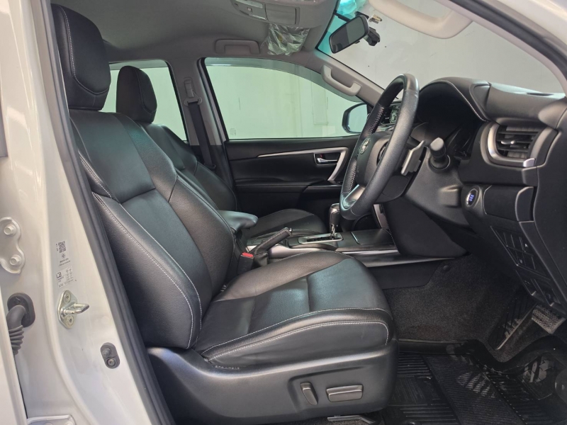FORTUNER 2.4 LEADER G A/T