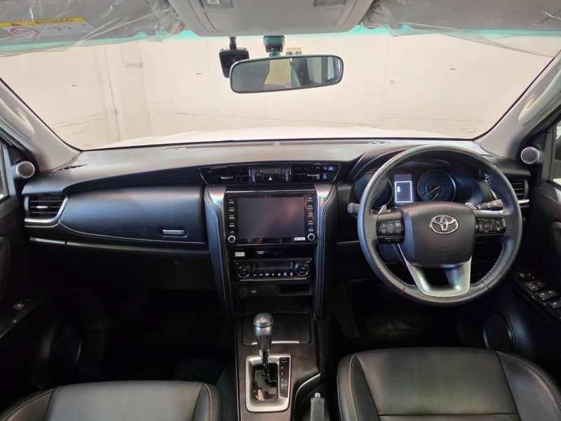 FORTUNER 2.4 LEADER G A/T
