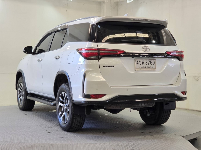 FORTUNER 2.4 LEADER G A/T