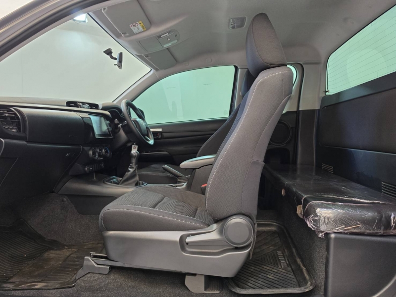 REVO SMART CAB 2.4 Z EDITION ENTRY M/T (หน้าใหม่)