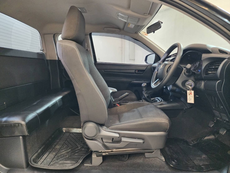 REVO SMART CAB 2.4 Z EDITION ENTRY M/T (หน้าใหม่)