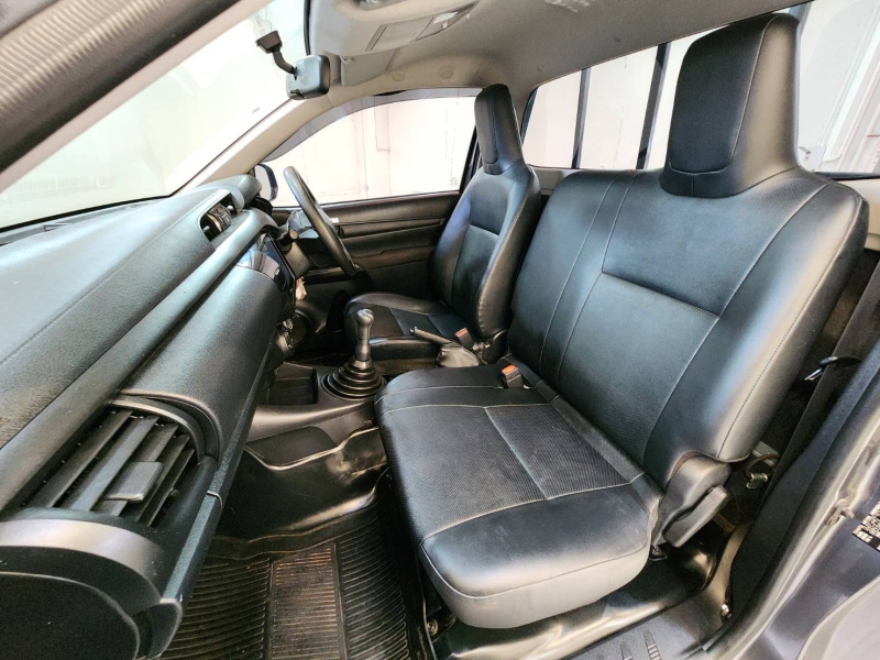 REVO SINGLE CAB 2.4 ENTRY M/T