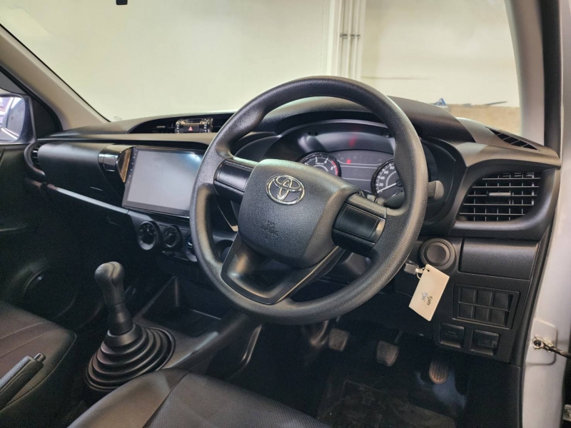 REVO SINGLE CAB 2.4 ENTRY M/T