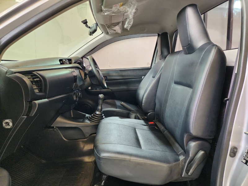 REVO SINGLE CAB 2.4 ENTRY M/T