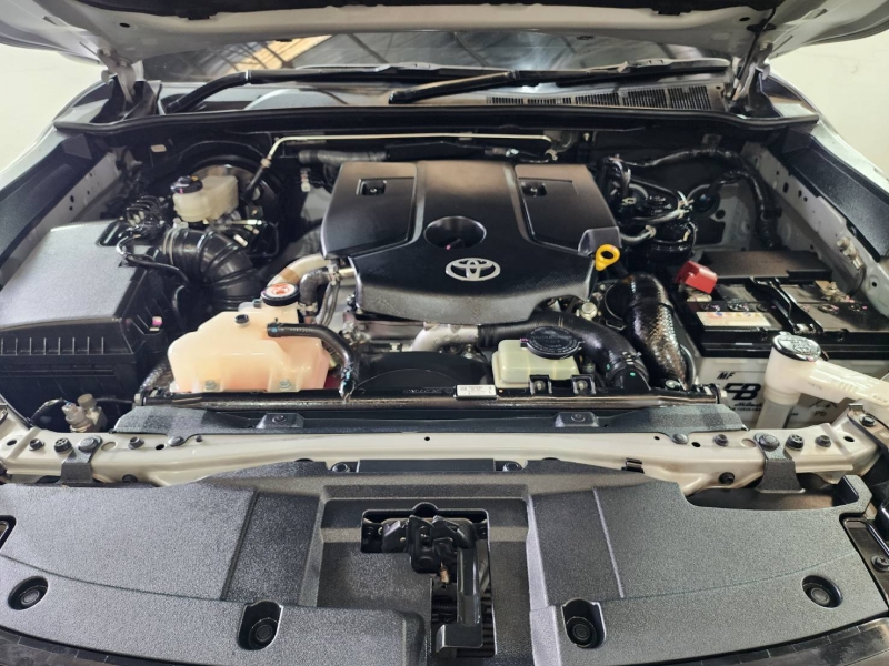 REVO SINGLE CAB 2.8 ENTRY 4WD A/T