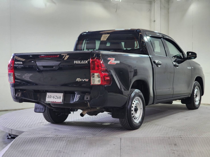 REVO D-CAB 2.4 ENTRY M/T