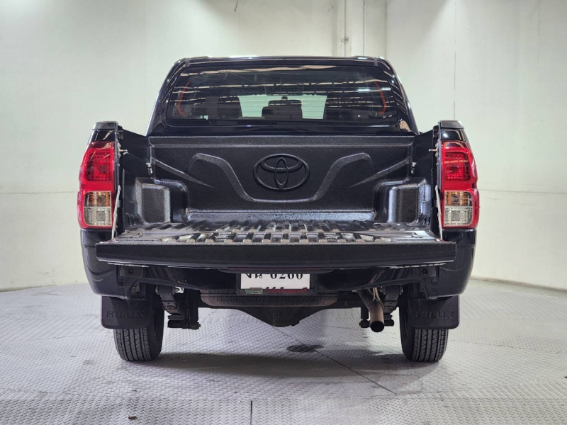 REVO D-CAB 2.4 ENTRY M/T