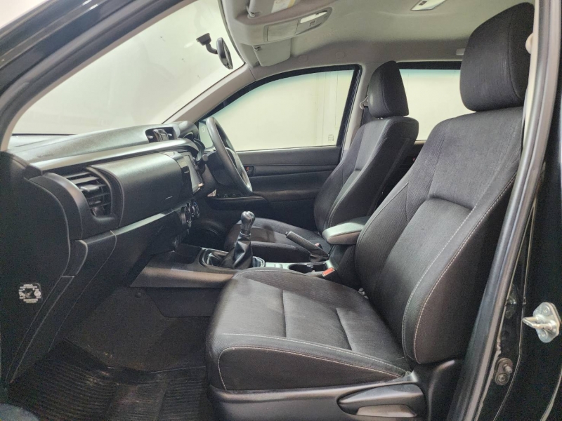 REVO D-CAB 2.4 ENTRY M/T