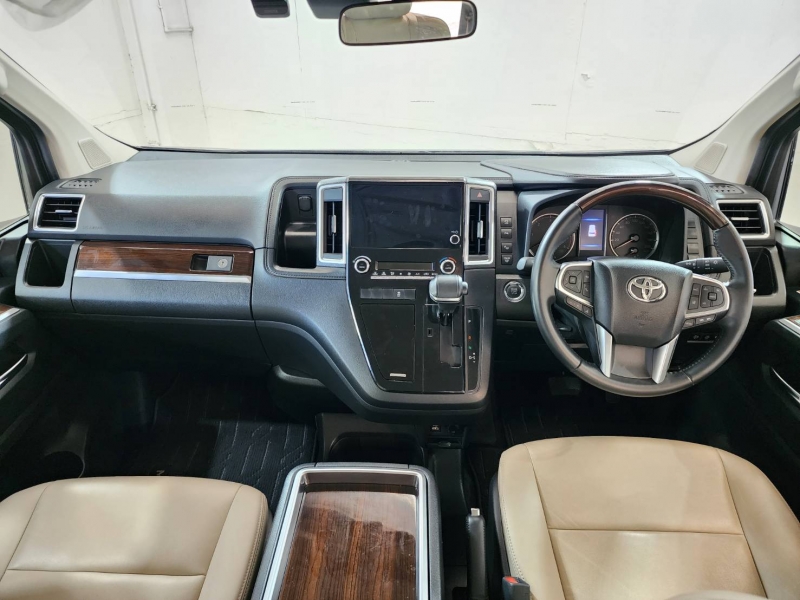 MAJESTY 2.8 Grande A/T