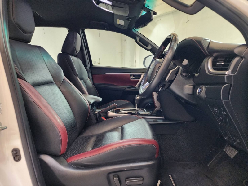 FORTUNER 2.4 Legender A/T