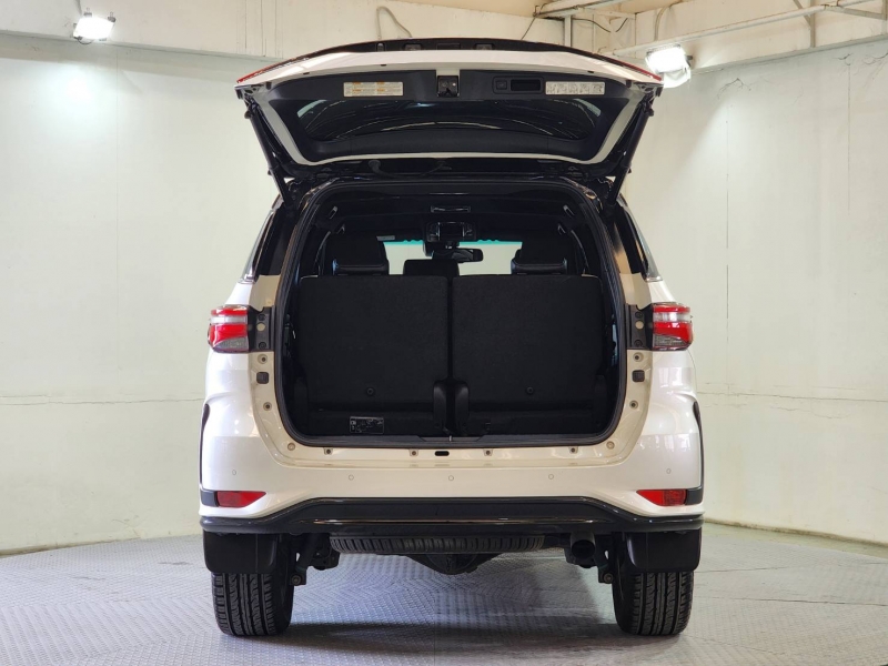 FORTUNER 2.8 Legender A/T