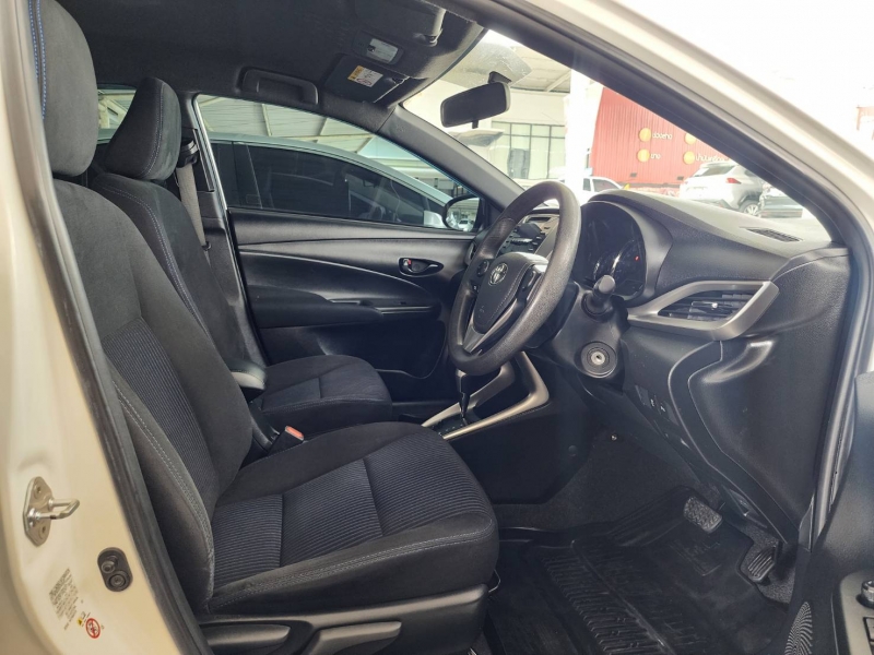 YARIS NEW 1.2 E A/T