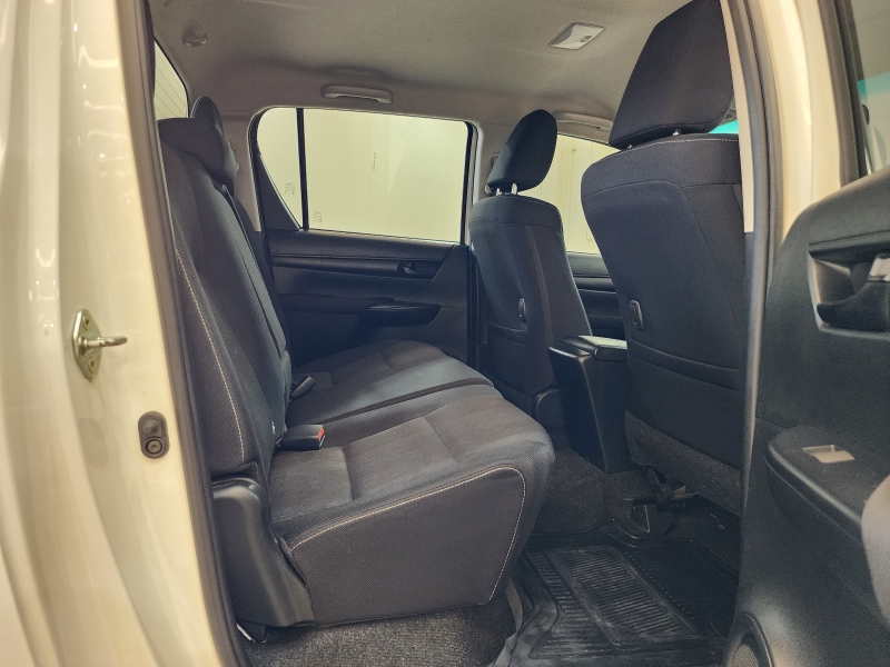 REVO D-CAB 2.4 ENTRY ZEDTION  A/T