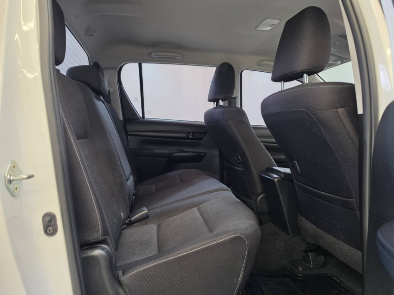 REVO D- CAB 2.4 Z EDITION ENTRY M/T (หน้าใหม่)