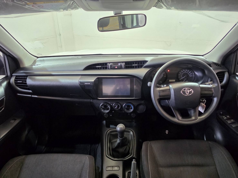 REVO D- CAB 2.4 Z EDITION ENTRY M/T (หน้าใหม่)