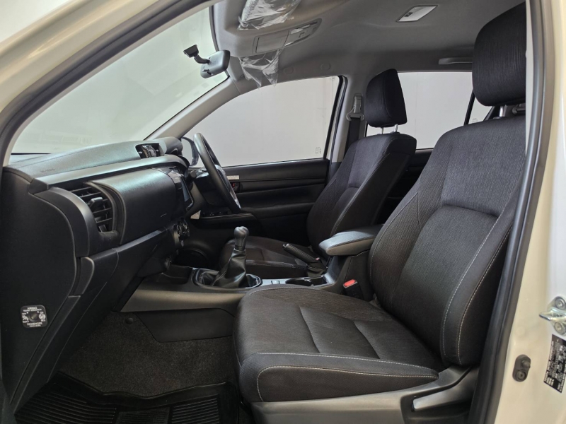 REVO D- CAB 2.4 Z EDITION ENTRY M/T (หน้าใหม่)